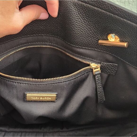 Tory Burch Carson Chain-link Leather Tote Bag - Picture 10 of 16